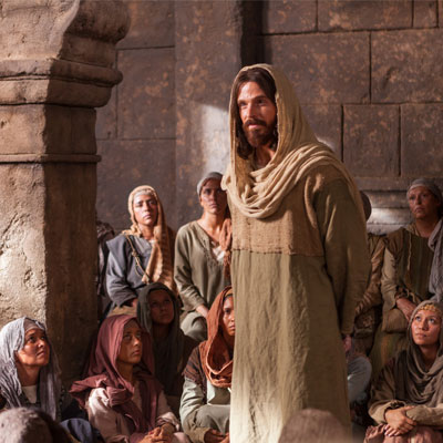 Jesus teaching the people